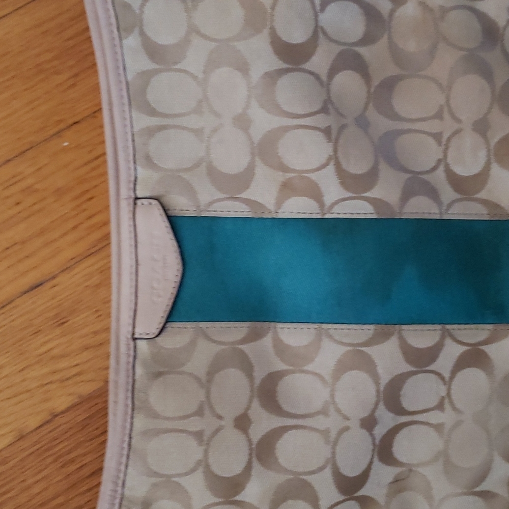 Authentic Coach Purse - Picture 3 of 4
